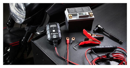 [C10201000] CARICABATTERIA CARICA MANTENITORE BATTERIA AUTOMATICO 12V 1A PER MOTO GENIUS1