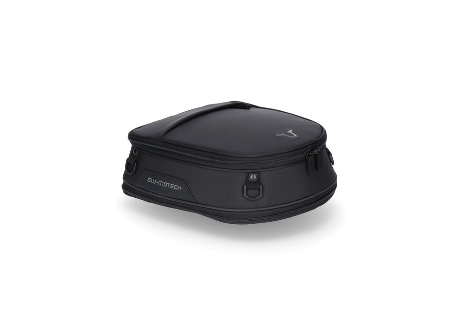 [BC.HTA.00.201.10000] Borsa posteriore ION S 7-15 l. Nero. Poliestere 600D / vinile morbido.