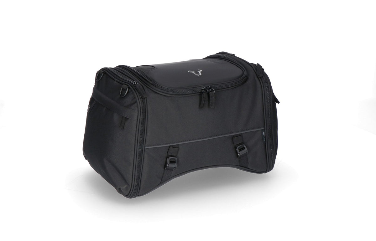[BC.HTA.00.202.10000] Borsa posteriore ION M 26-36 l. Nero. Poliestere 600D / vinile morbido.