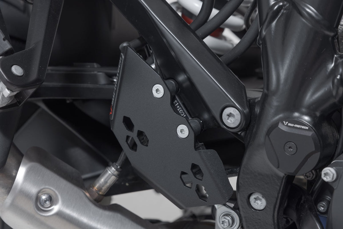 [BPS.04.835.10000/B] Protezione per pompa freno Nero. KTM 1290 / 1390 Super Adventure (21-).