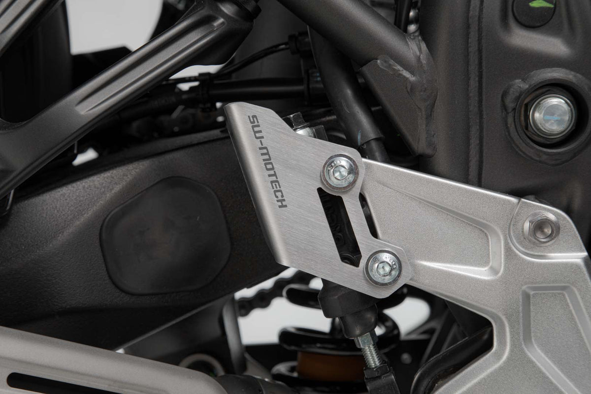 [BPS.06.799.10000/S] Protezione per pompe freno Argento. Modelli Yamaha TÃnÃrÃ 700 (19-).