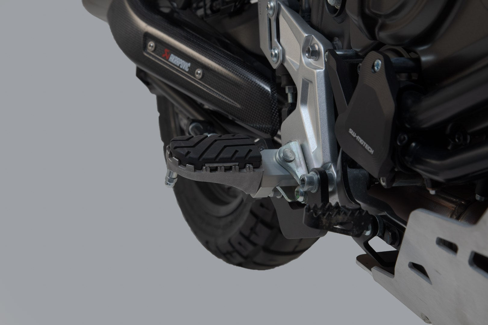 [FRS.06.011.10201/S] Kit pedane regolabili ION Argento. Modelli Yamaha TÃnÃrÃ 700 (19-).