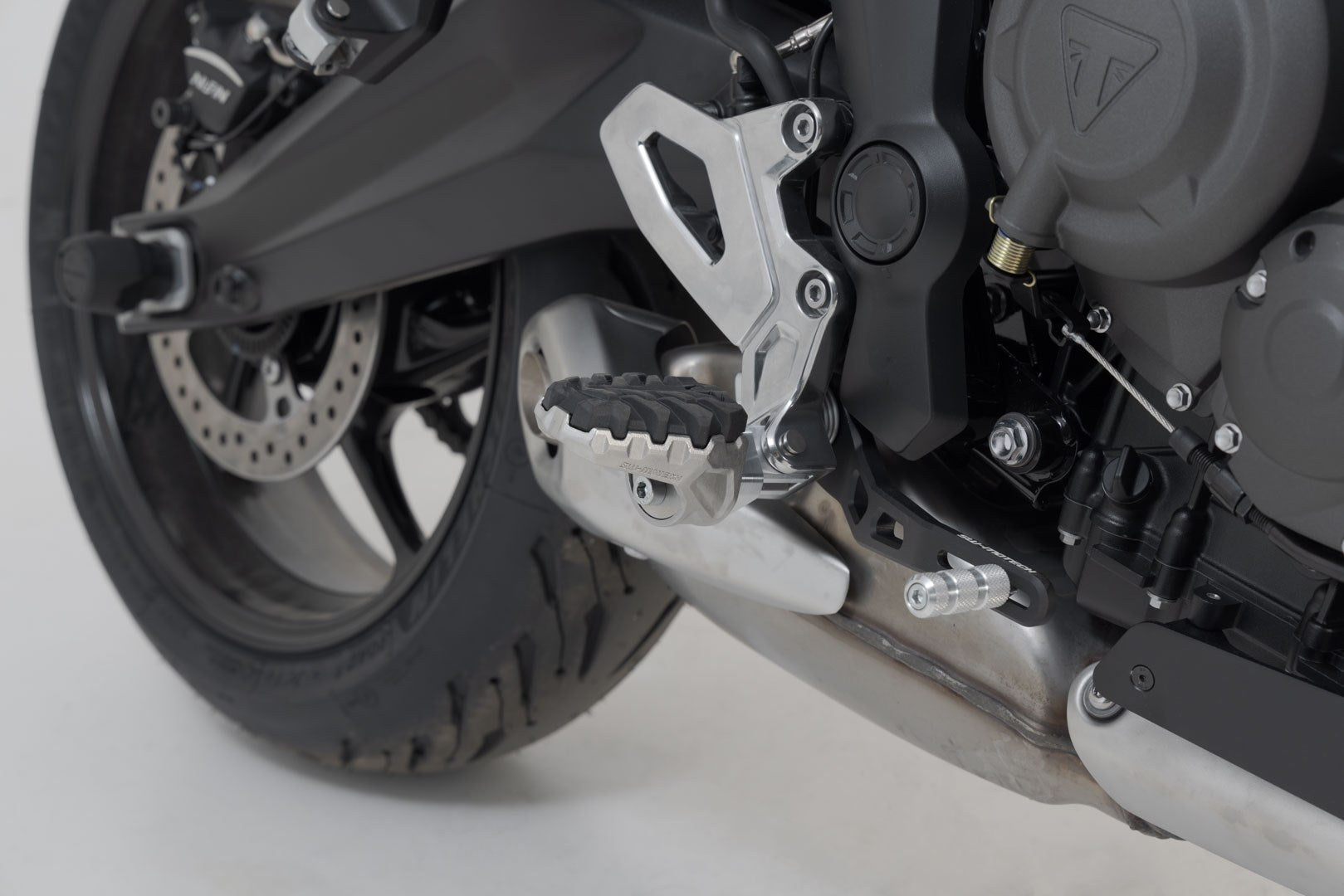 [FRS.11.112.10500] Kit pedane regolabili EVO Triumph Tiger 660 (21-24), Yamaha Tracer 700 / 7.