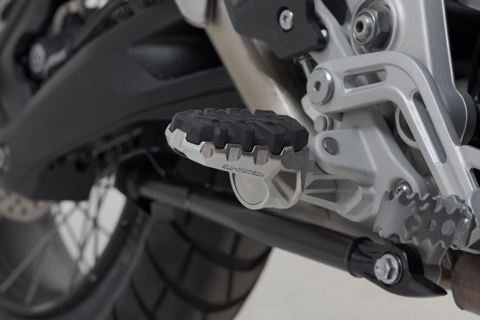 [FRS.11.112.10600] Kit pedane regolabili EVO Modelli Triumph Tiger 1200 (22-).