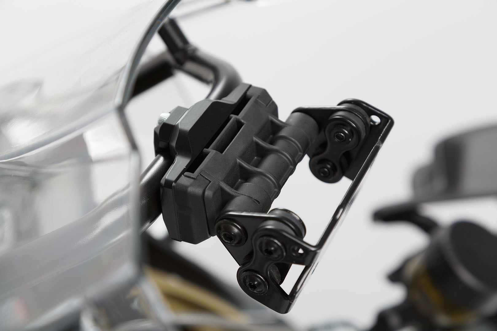 [GPS.00.646.10601/B] Supporto navigatore per tubo da Ã 13/16 mm Nero.