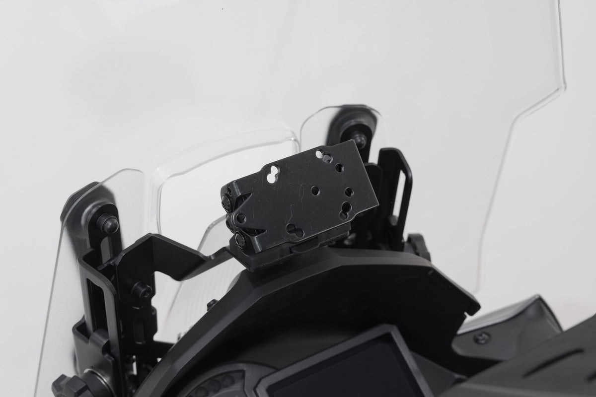 [GPS.08.922.10000/B] Supporto GPS da cruscotto Nero. Kawasaki Versys 1000 (18-) / 1100 (24-).