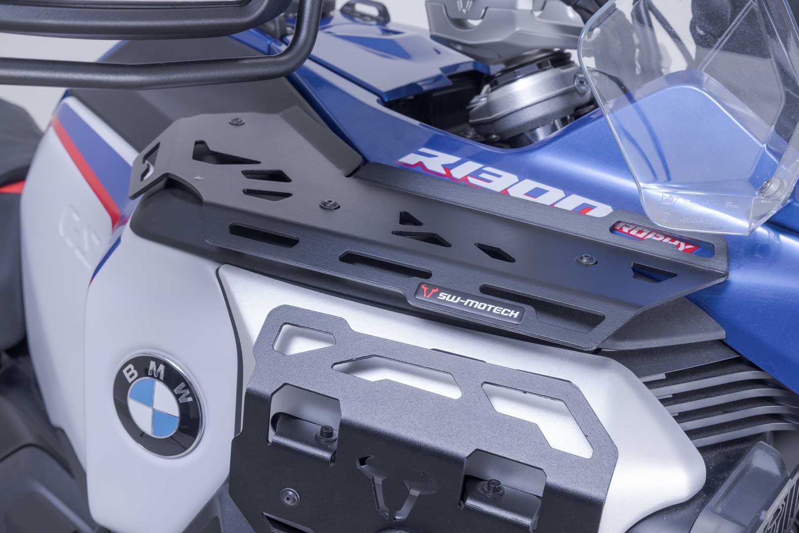 [GPT.07.976.10100/B] Supporto del serbatoio Nero. BMW R 1300 GS Adventure Trophy (23-).