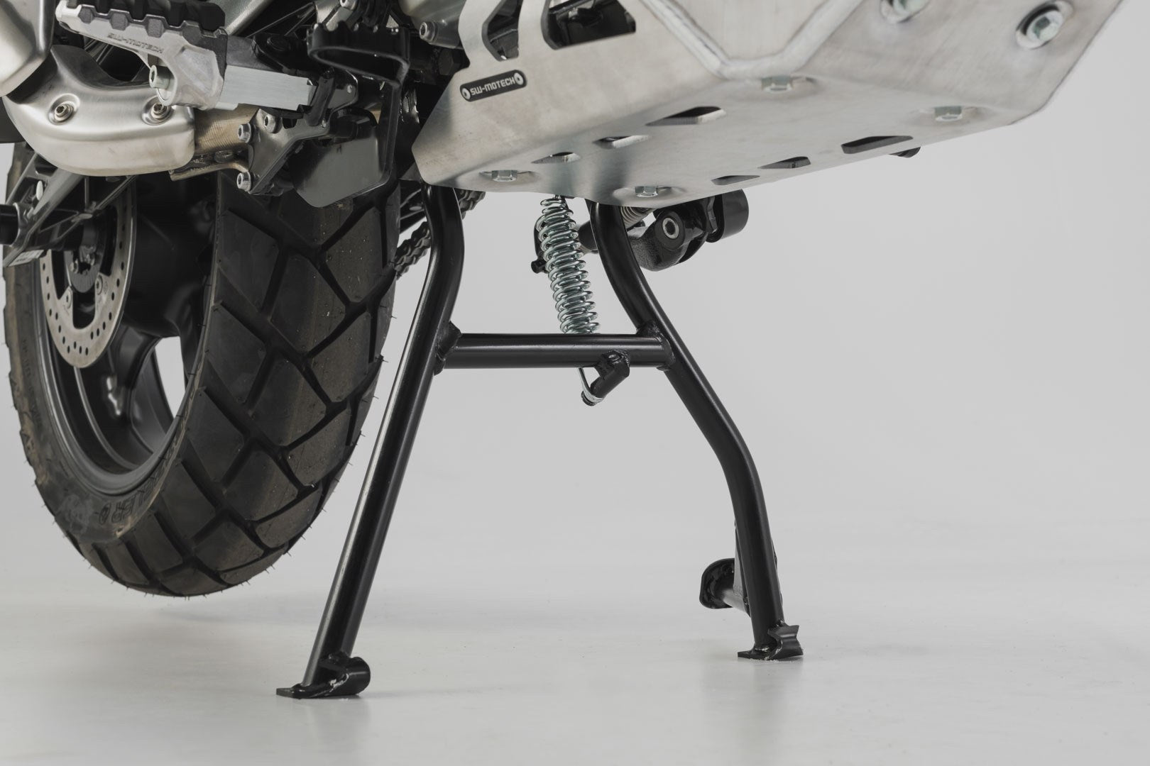 [HPS.07.862.10001/B] Cavalletto centrale Nero. BMW G 310 GS (17-20).