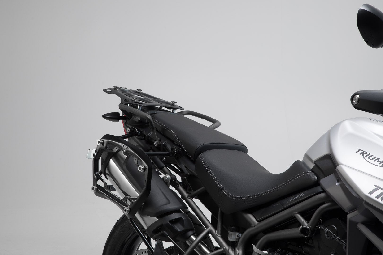 [KFT.11.748.30000/B] Telaio laterale PRO Nero. Triumph modello Tiger 800 (10-).