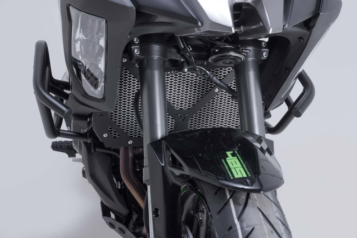 [KLS.08.922.10001] Protezione del radiatore Nero/Argento. Versys 1000 (18-) / 1100 (24-).