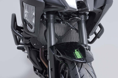 [KLS.08.922.10001] Protezione del radiatore Nero/Argento. Versys 1000 (18-) / 1100 (24-).