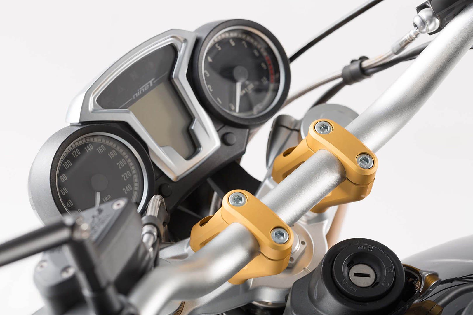 [LEH.07.512.10000/GD] Riser manubrio inclinato A=20 mm. Posa a 30 mm. Oro. BMW R nineT.