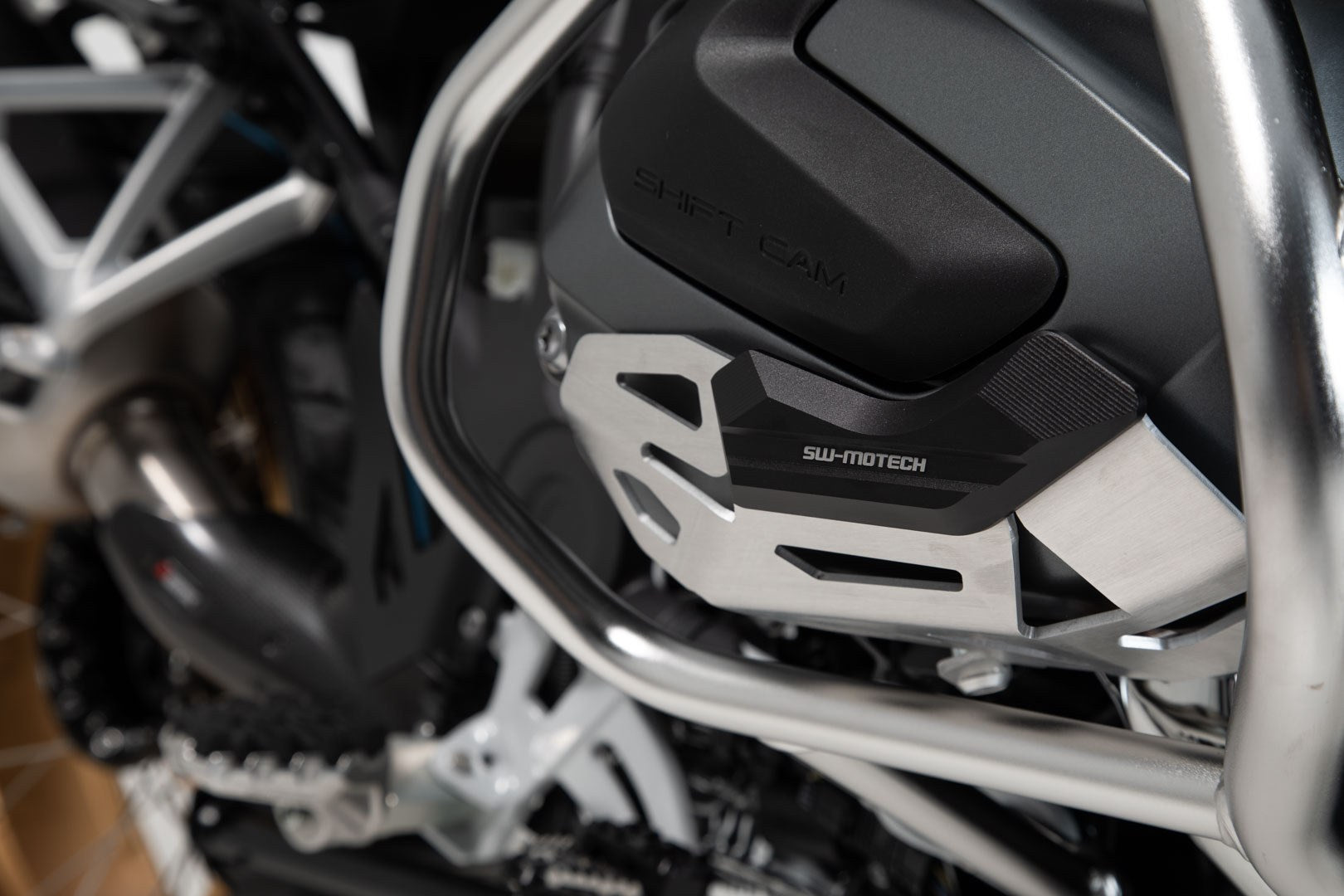 [MSS.07.904.10201] Protezione del cilindro Nero/Argento. BMW R 1250 GS, R 1250 R.
