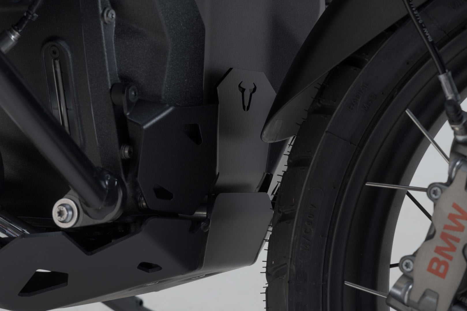 [MSS.07.975.10200/B] Prolungamento del paramotore Nero. BMW R 1300 GS / Adventure, R 1300 R/RT.