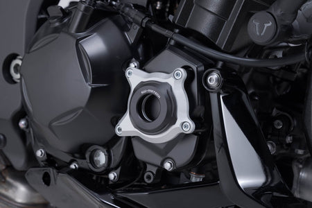 [MSS.08.065.10000] Protezione del coperchio del vano motore Nero/Argento. Kawasaki Z1100 (25-).