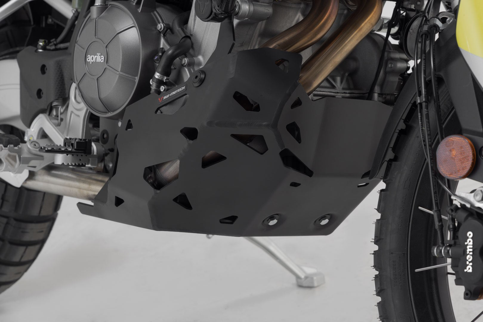 [MSS.13.849.10001/B] paracoppa Nero. Aprilia Tuareg 660 (21-).