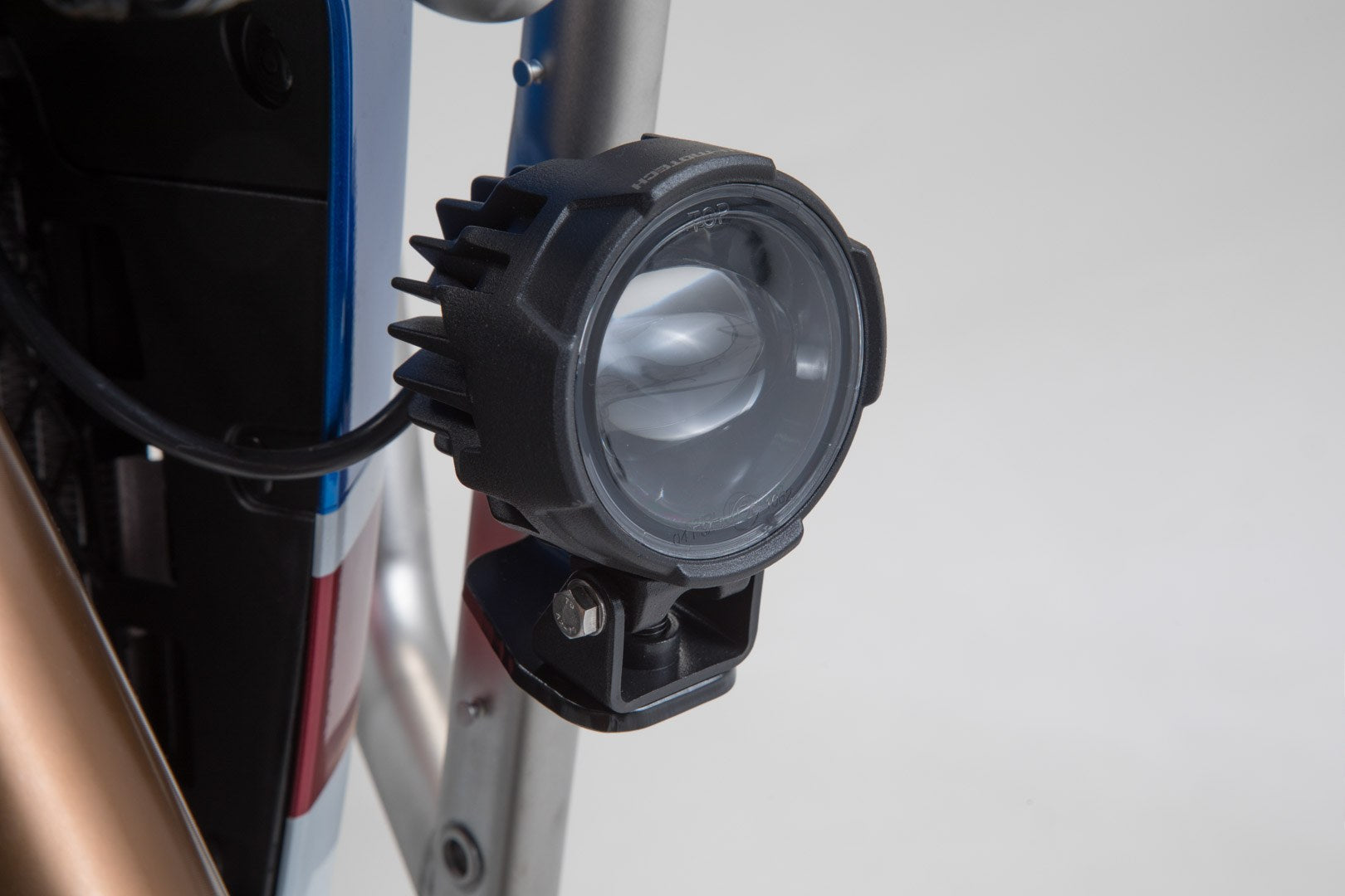 [NSW.01.890.10000/B] Supporto per faretti Nero. Honda CRF1000L Adv Sports (18-).