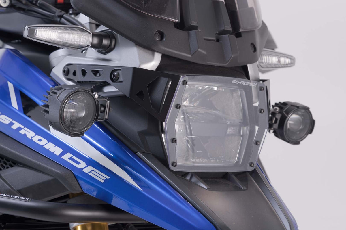 [NSW.05.936.10001/B] Supporto per faretti Nero. Suzuki V-Strom 1050 (19-).