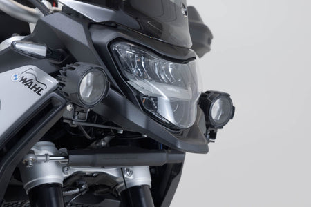 [NSW.07.602.10000/B] Supporto per faretti Nero. BMW F 900 GS (23-).