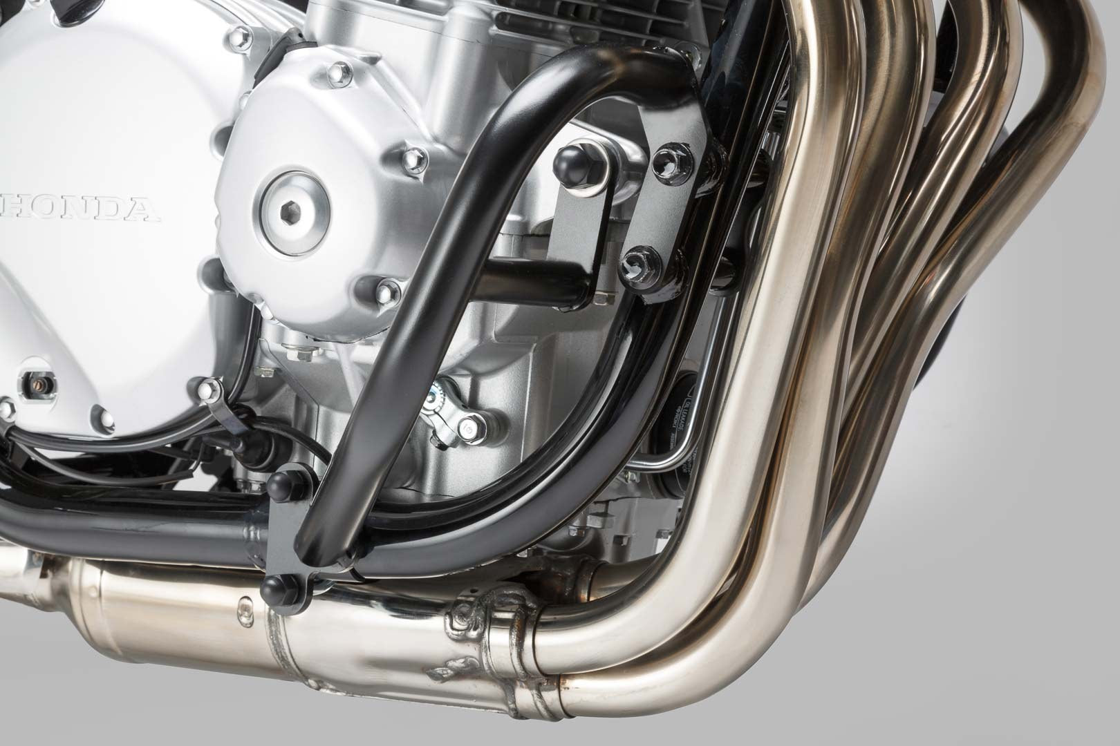 [SBL.01.331.10000/B] Barra di protezione motore Nero. Honda CB 1100 (12-).