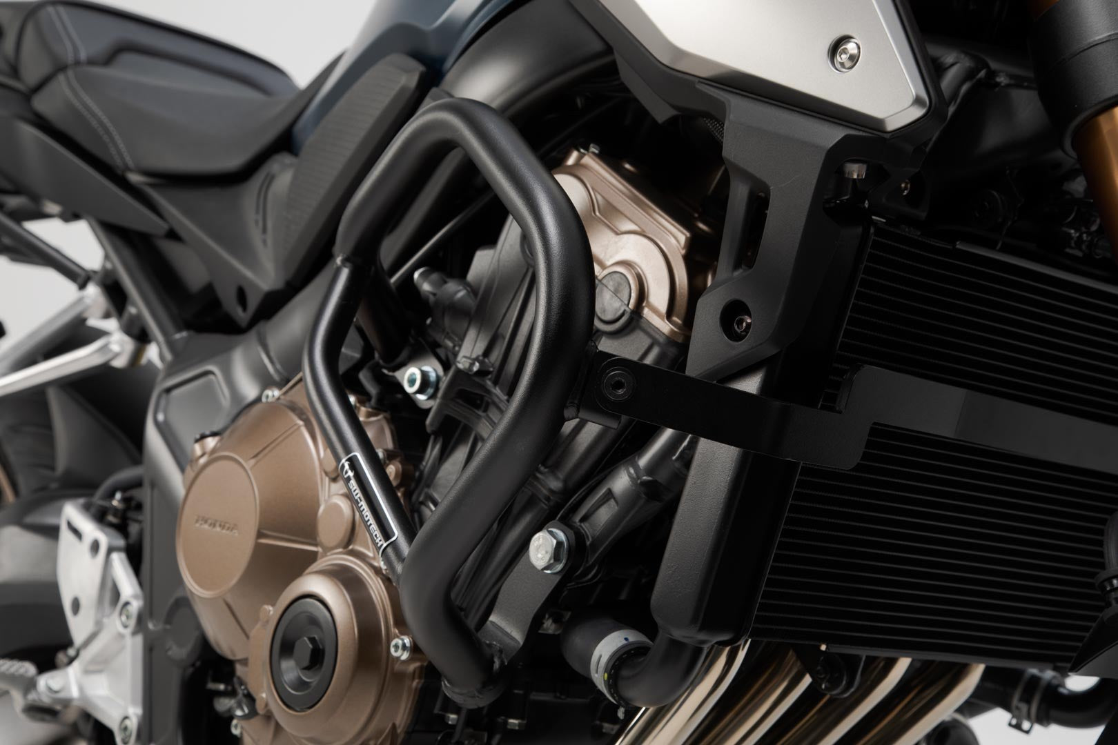 [SBL.01.529.10001/B] Barra di protezione motore Nero. Honda CB650F (14-18) / CB650R (18-).