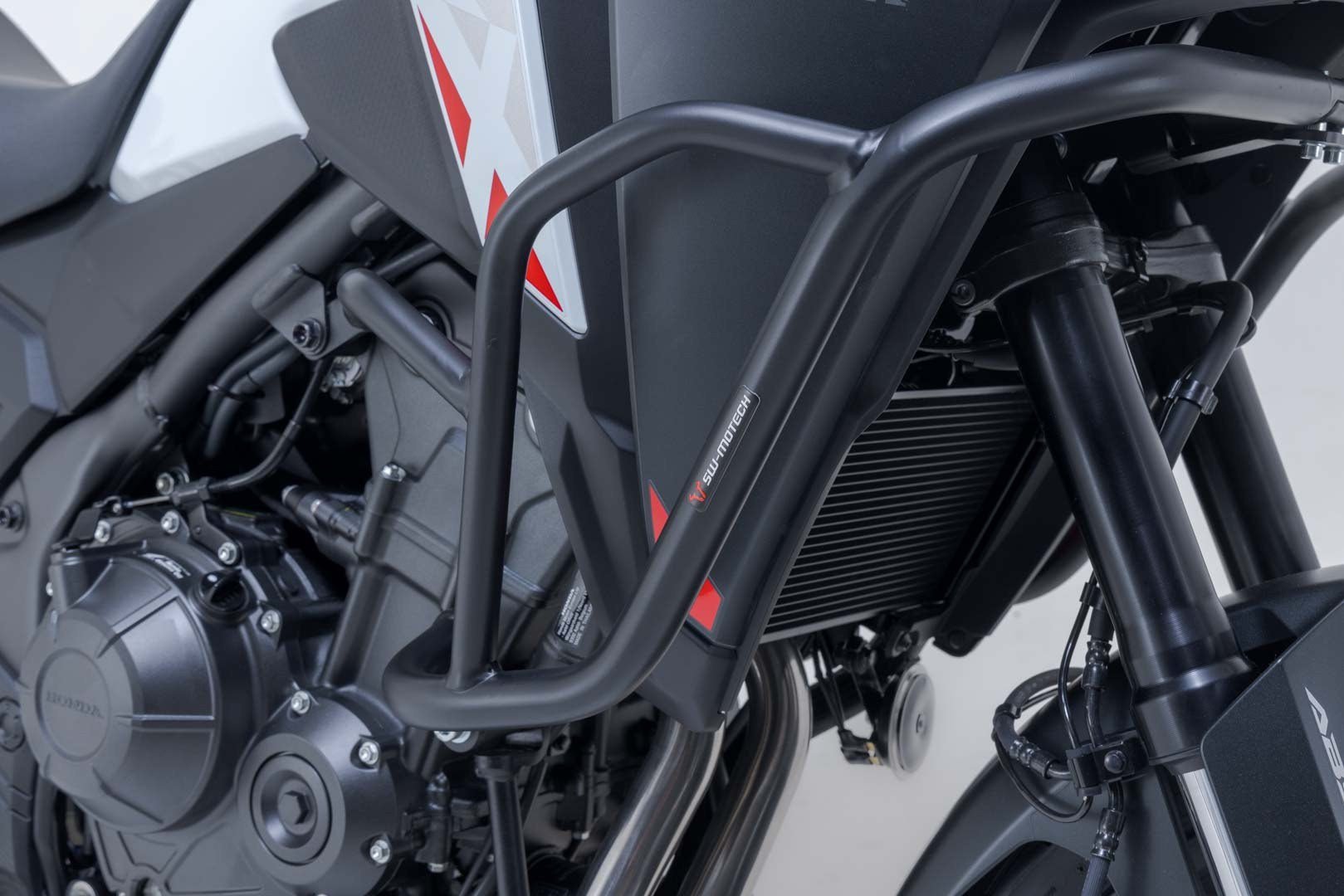 [SBL.01.591.10000/B] Barra di protezione motore Nero. Honda NX500 (23-).