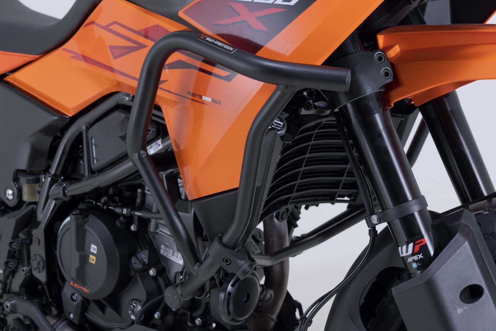 [SBL.04.417.10000/B] Barra di protezione motore Nero. KTM 250 Adv, 390 Adv (25-).
