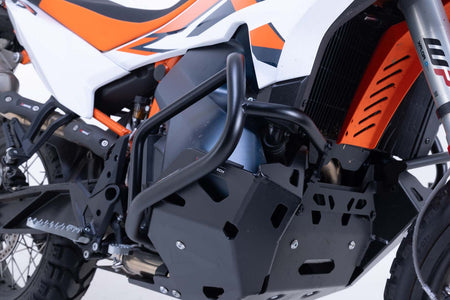 [SBL.04.918.10100/B] Barra di protezione motore Nero. KTM 790 Adv (23-), 890 Adv/R (22-).
