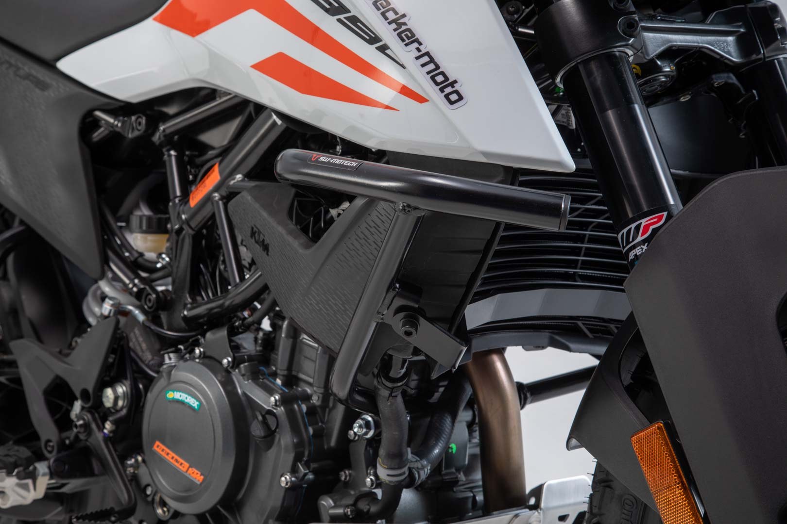[SBL.04.958.10000/B] Barra di protezione Nero. KTM 390 Adv (19-).