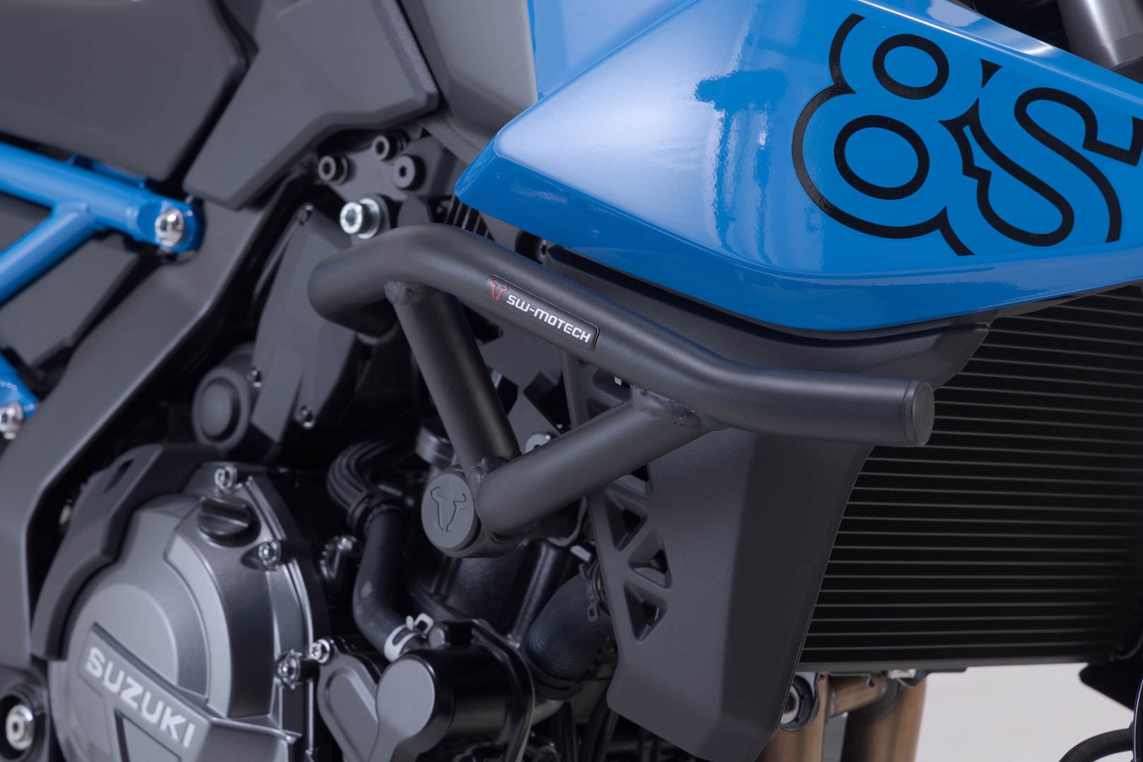 [SBL.05.846.10000/B] Barra di protezione motore Nero. Suzuki GSX-8S (22-).