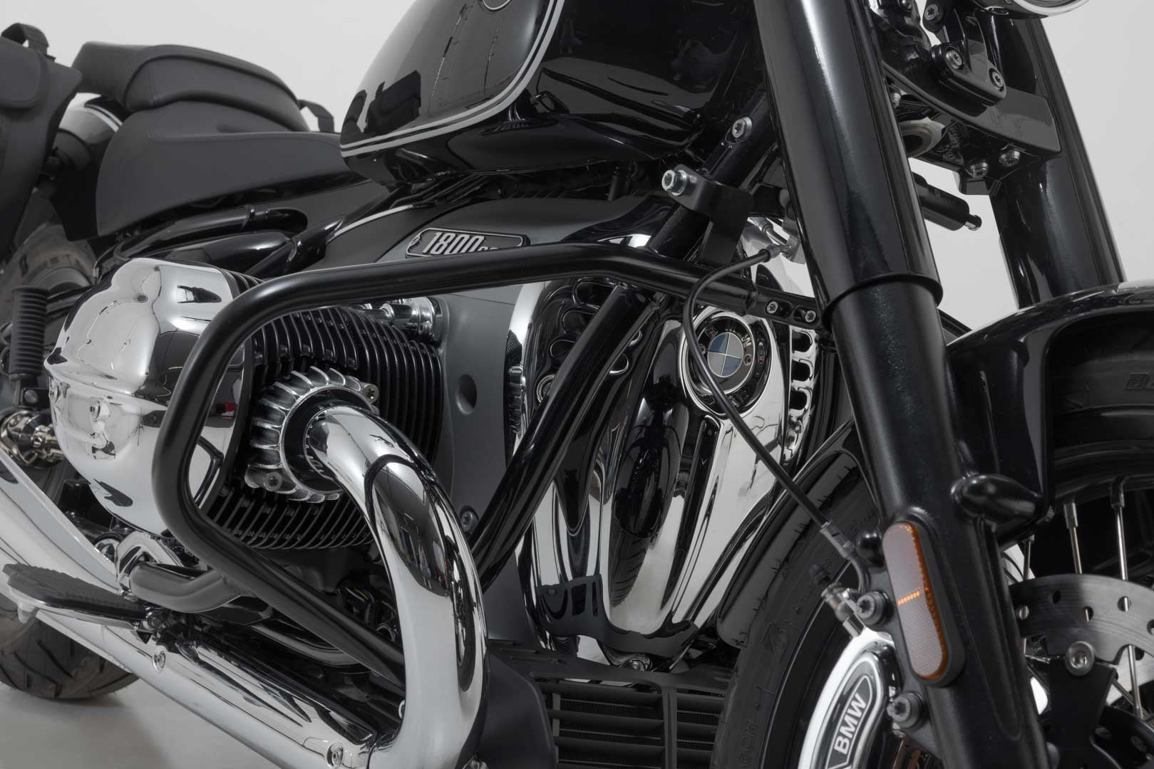 [SBL.07.909.10000/B] Barra di protezione motore Nero. BMW R18 (20-).