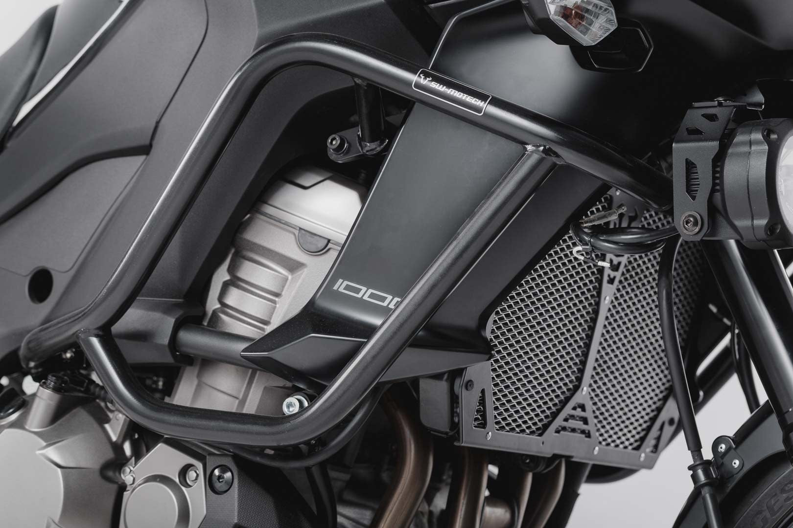 [SBL.08.722.10000/B] Barra di protezione motore Nero. Kawasaki Versys 1000 (15-18).