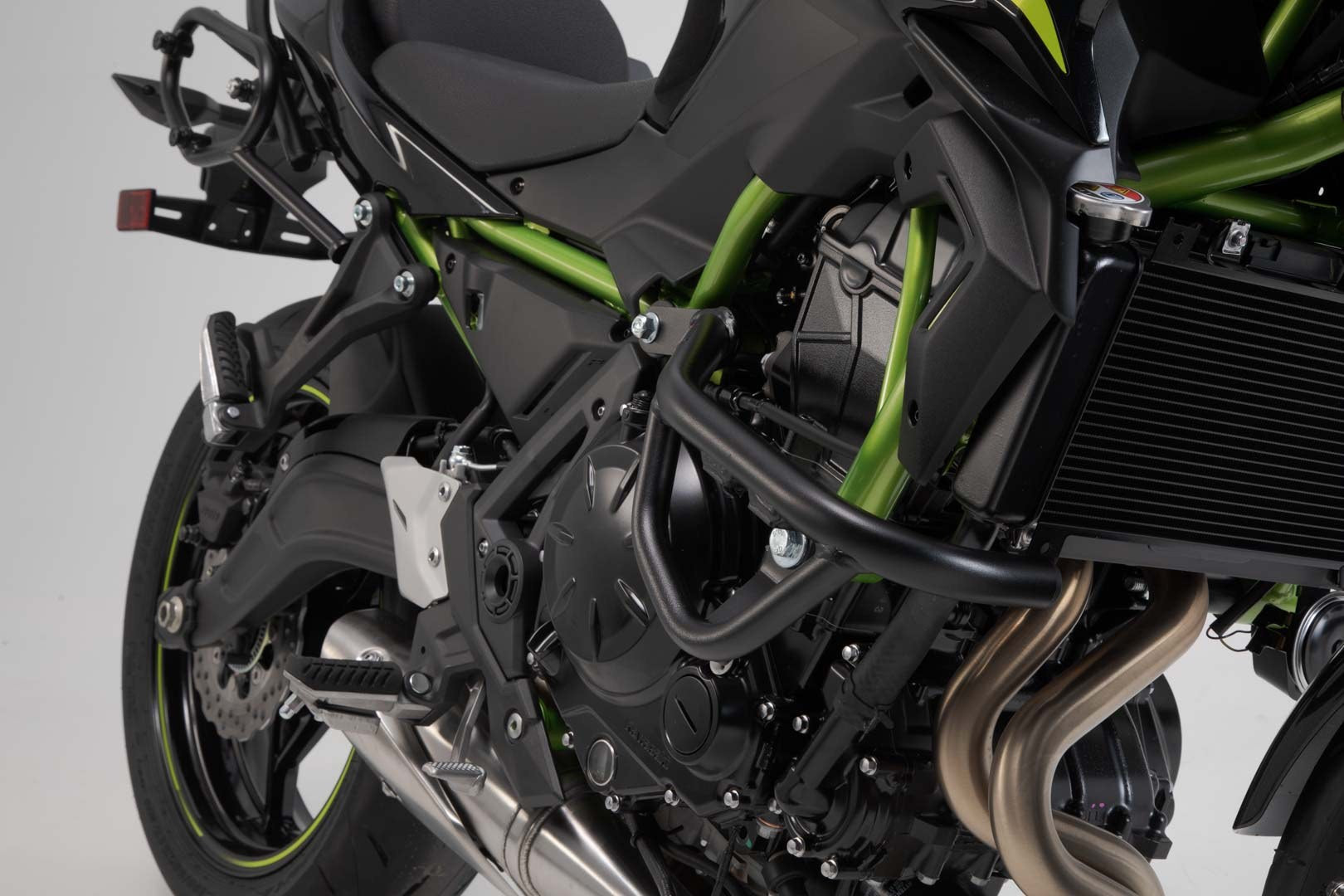 [SBL.08.866.10000/B] Barra di protezione motore Nero. Kawasaki Z650 / Z650RS / Z650 S.
