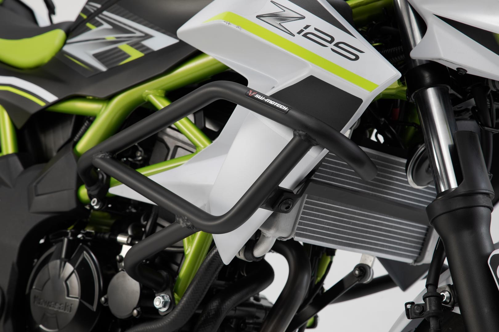 [SBL.08.920.10001/B] Barra di protezione motore Nero. Kawasaki Z125 (18-).