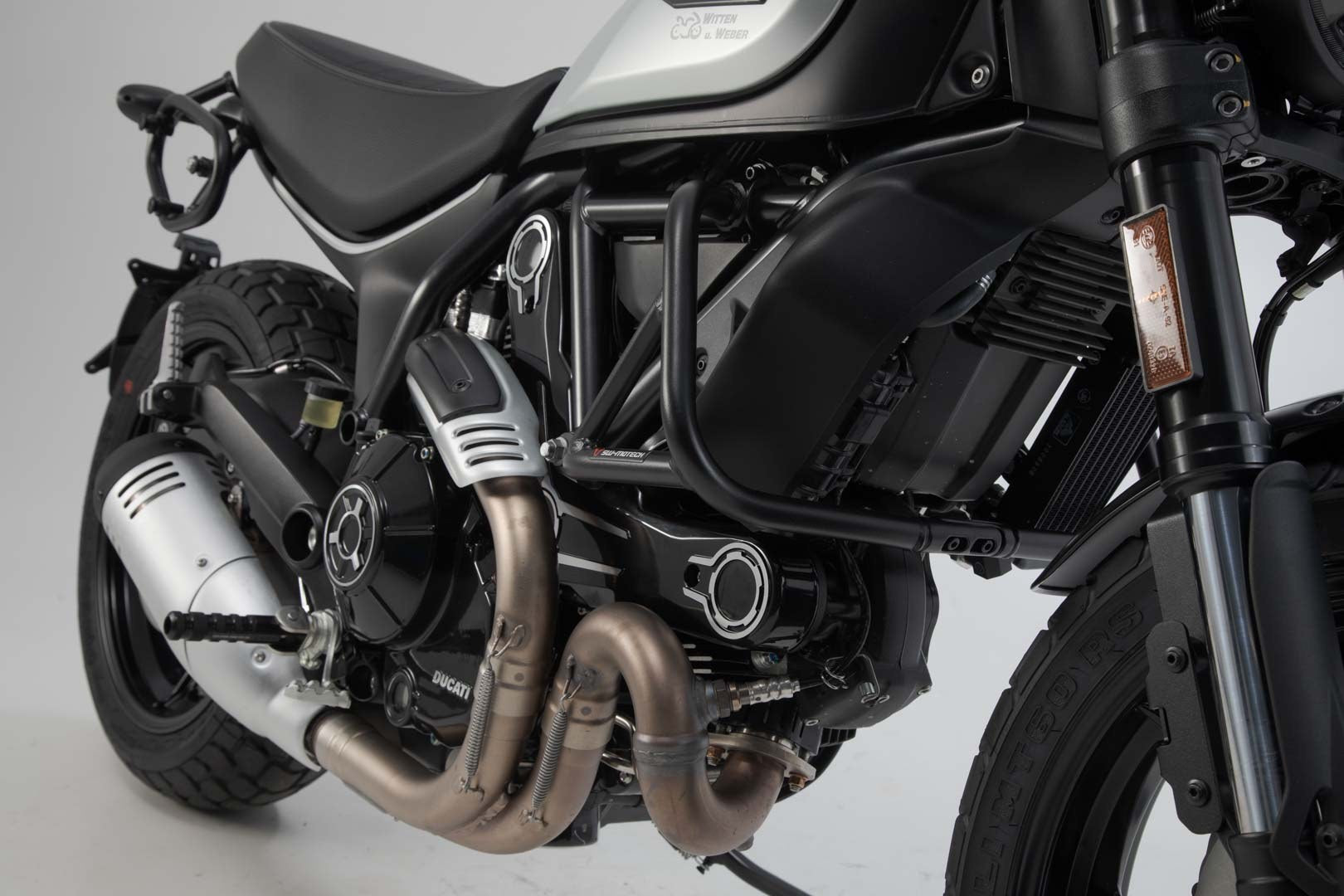 [SBL.22.577.10001/B] Barra di protezione motore Nero. Modelli Ducati Scrambler.