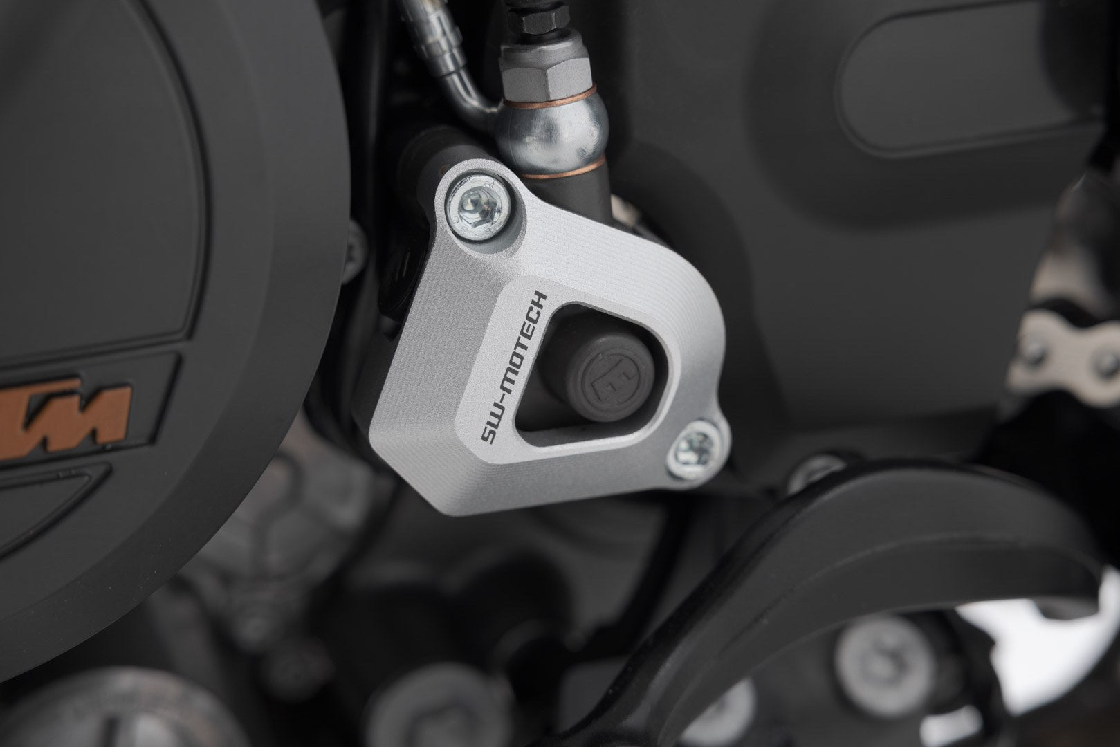 [SCT.04.174.10301/S] Protezione cilindro ricevitore frizione Argento. Modelli KTM.