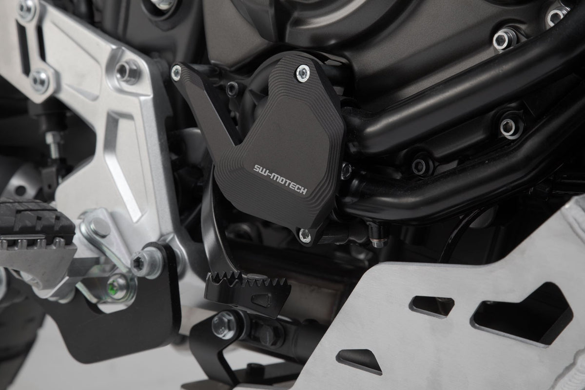 [SCT.06.799.10000] Protezione pompa acqua Nero/Argento. Modelli Yamaha TÃnÃrÃ 700 (19-).