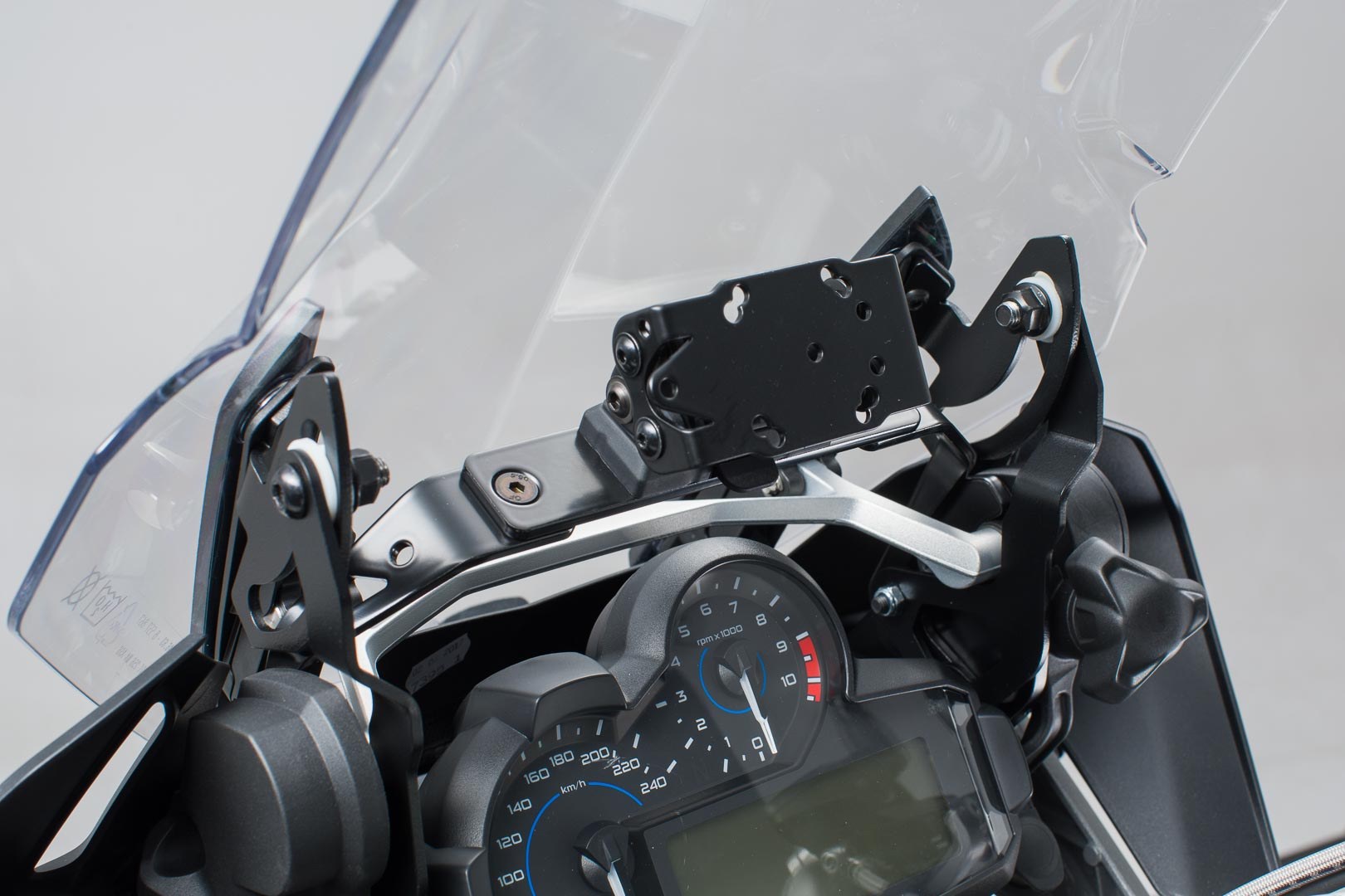 [SCT.07.174.10800/B] Rinforzo rigido per parabrezza Nero. BMW R 1200 GS (12-), R 1250 GS (18-).