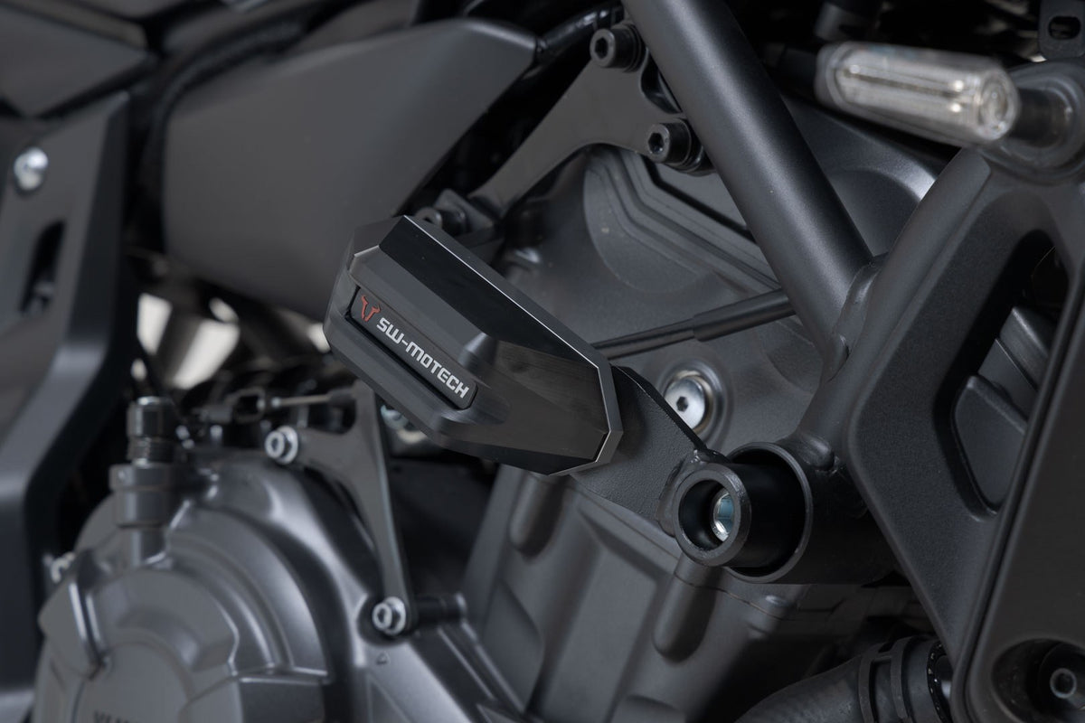 [STP.06.590.11101/B] Kit tamponi di protezione per telaio Nero. Yamaha MT-07 (14-) / MT-07 Tracer (16-).