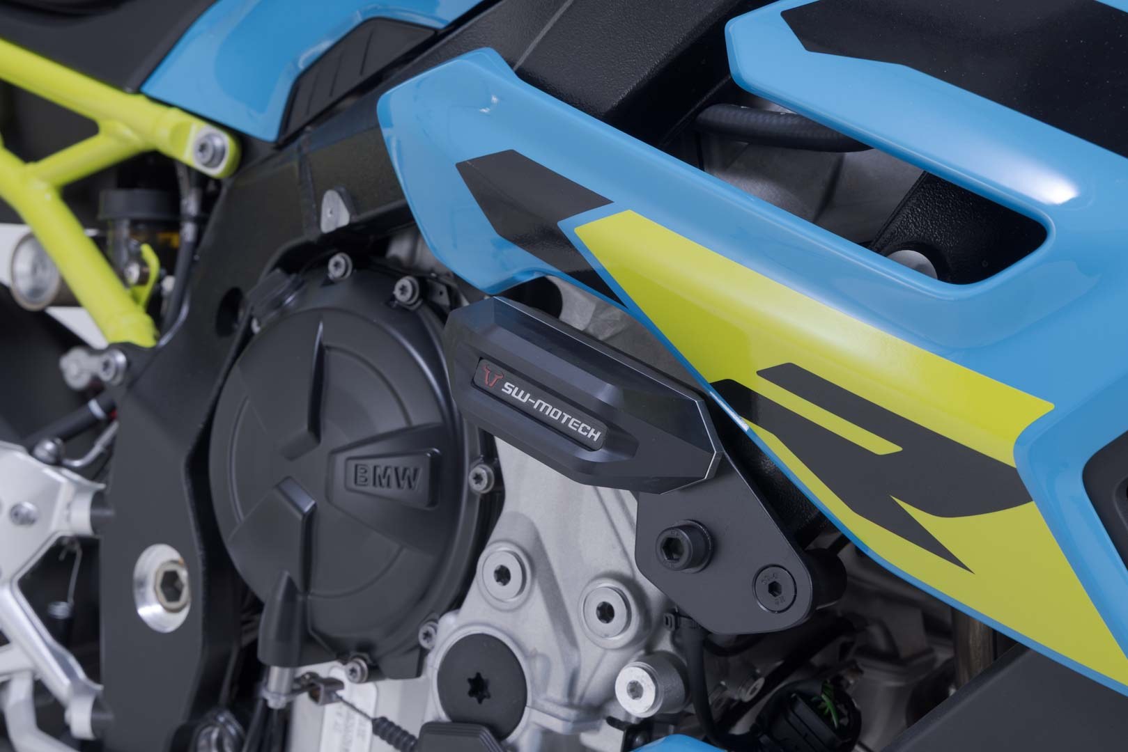 [STP.07.590.11100/B] Kit tamponi di protezione per telaio Nero. BMW S 1000 R (24-).