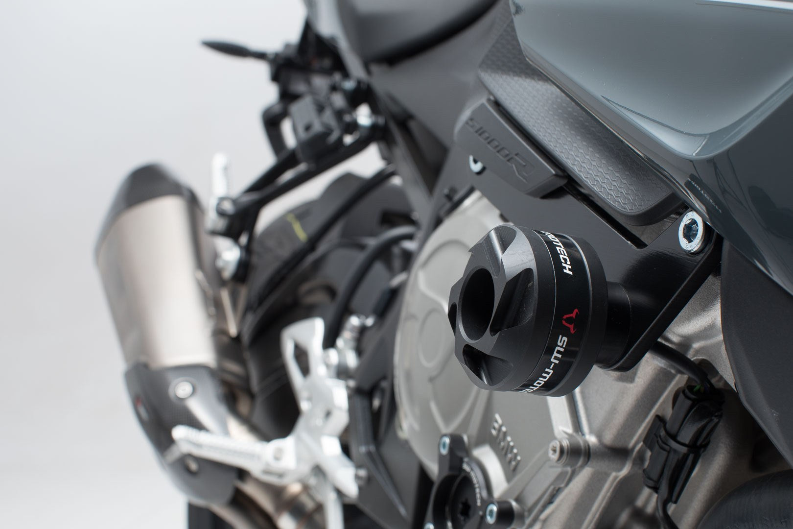 [STP.07.865.10000/B] Kit tamponi di protezione per telaio Nero. BMW S 1000 R (16-20).