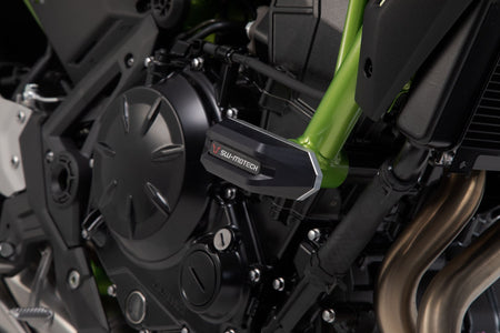 [STP.08.590.11300/B] Kit tamponi di protezione per telaio Nero. Kawasaki Z650 / Z650RS / Z650 S.