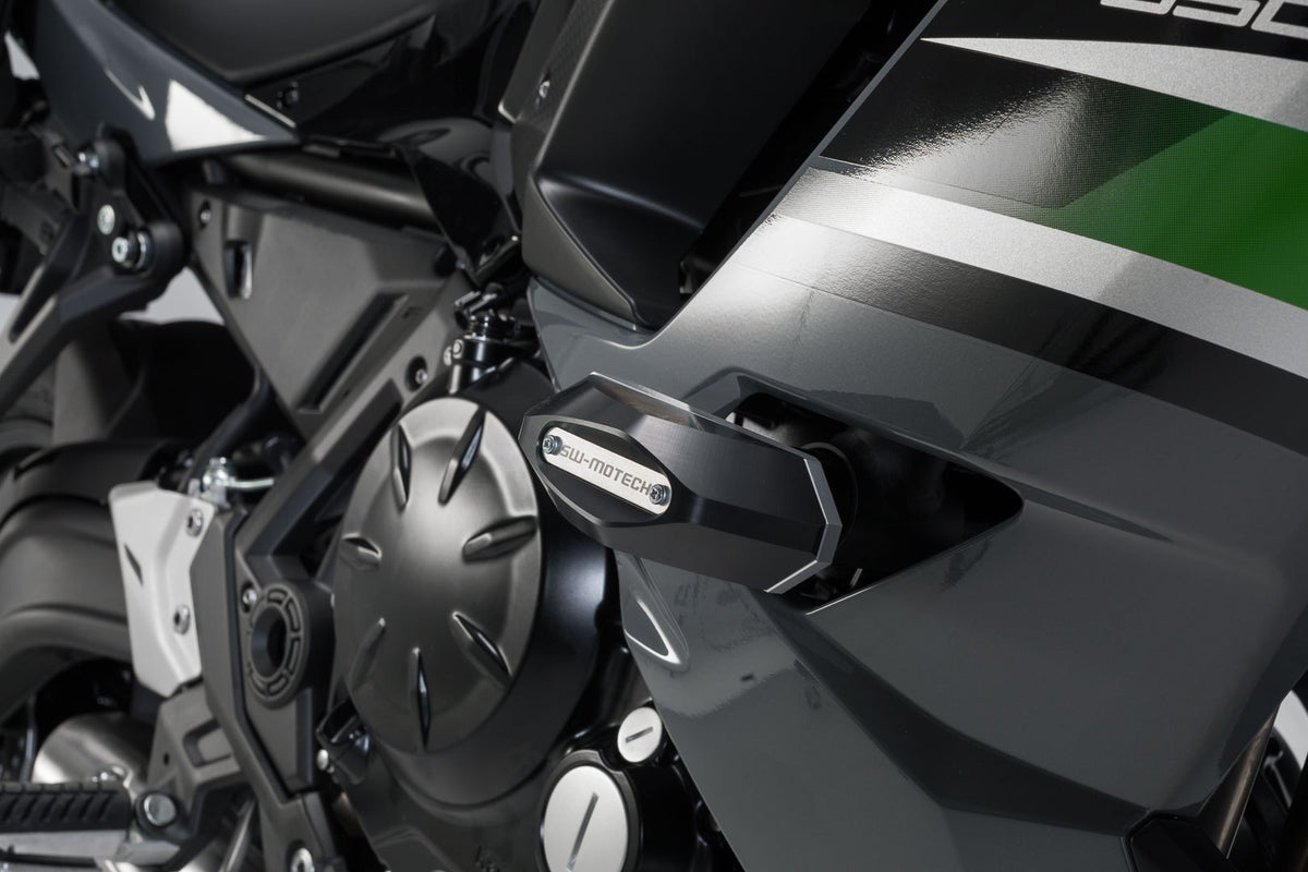 [STP.08.590.11401/B] Kit tamponi di protezione per telaio Nero. Kawasaki Ninja 650 (16-).