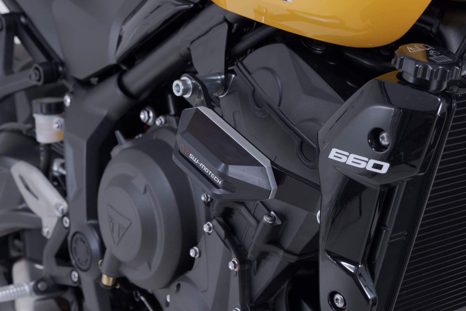 [STP.11.590.10502/B] Kit tamponi di protezione per telaio Nero. Triumph Trident 660 / Tiger 660 (21-).