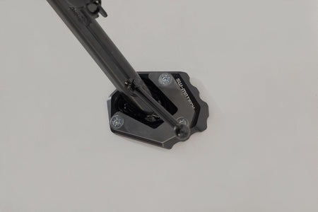 [STS.01.548.10000] Base maggiorata per cavalletto laterale Nero/Argento. Modelli Honda.