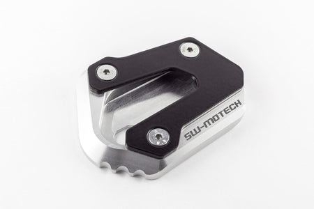 [STS.05.102.10001/S] Base maggiorata per cavalletto laterale Nero/Argento. Suzuki DL 650 (04-) / XT (11-).
