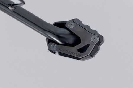 [STS.05.965.10000] Base maggiorata per cavalletto laterale Argento/Nero. Suzuki V-Strom 1050DE, April RS 457.