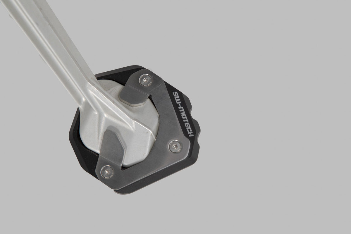 [STS.06.799.10000] Base maggiorata per cavalletto laterale Nero/Argento. Modelli Yamaha TÃnÃrÃ 700 (19-).