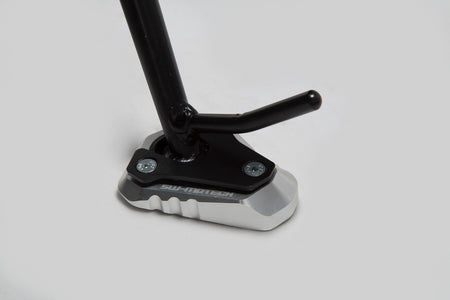 [STS.08.102.10000/S] Base maggiorata per cavalletto laterale Nero/Argento. Modelli Kawasaki (11-).