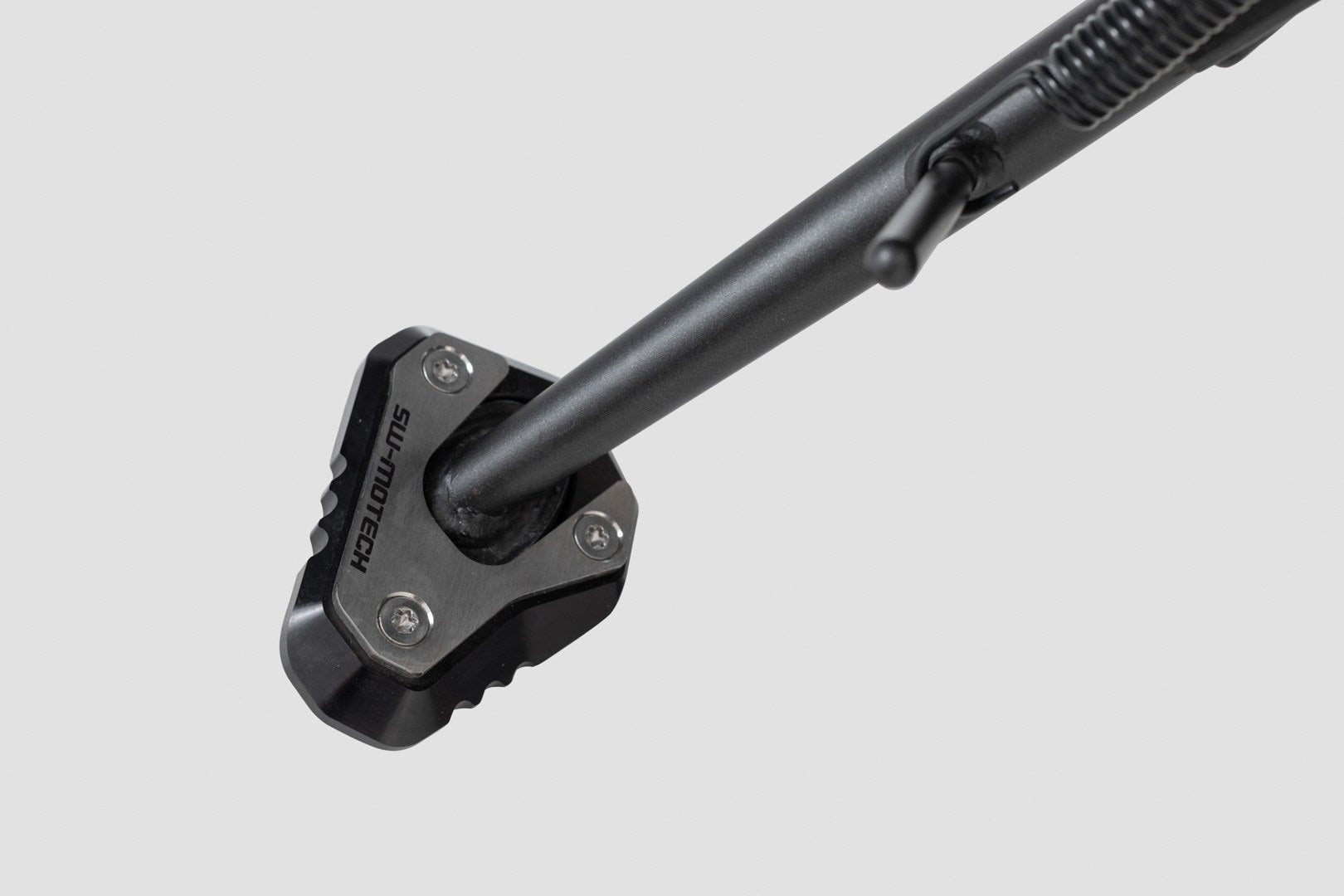 [STS.08.868.10001] Base maggiorata per cavalletto laterale Nero/Argento. Kawasaki Z900/ 1100, Ninja H2 SX.